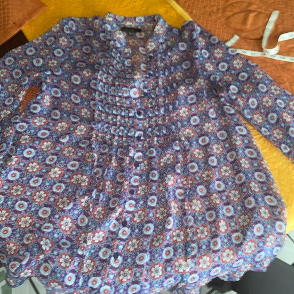 Ladies button blouse